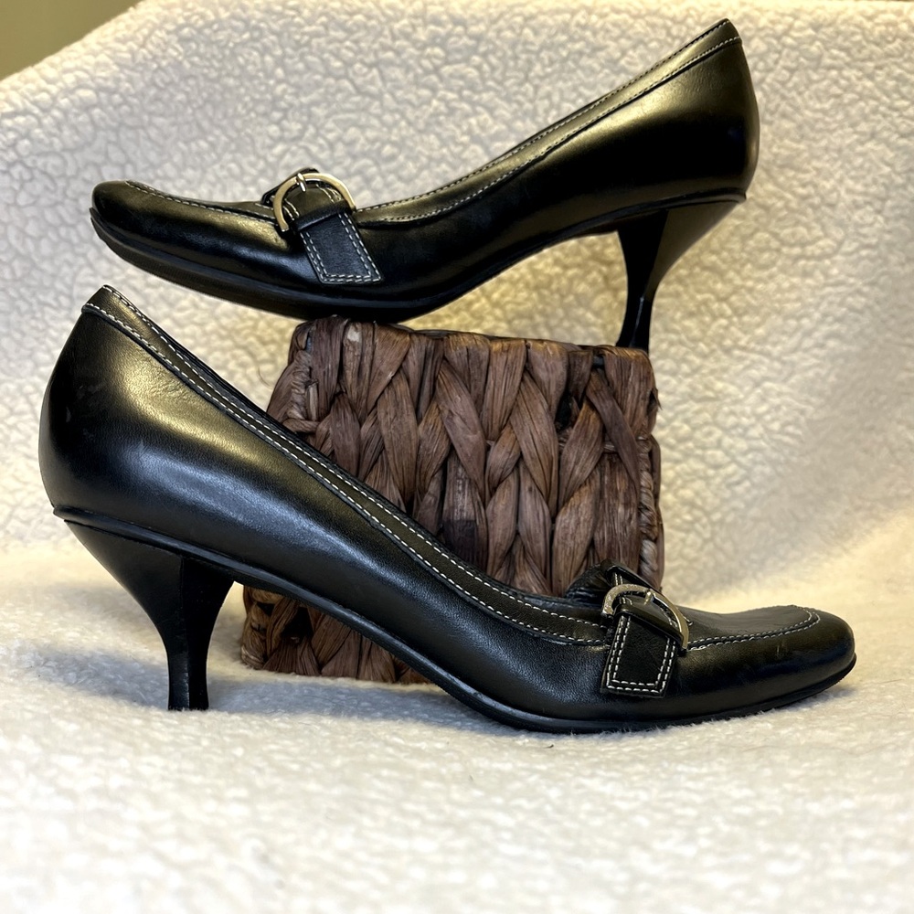 Nine West / GC / Sz 7.5 / Black 2” Heels